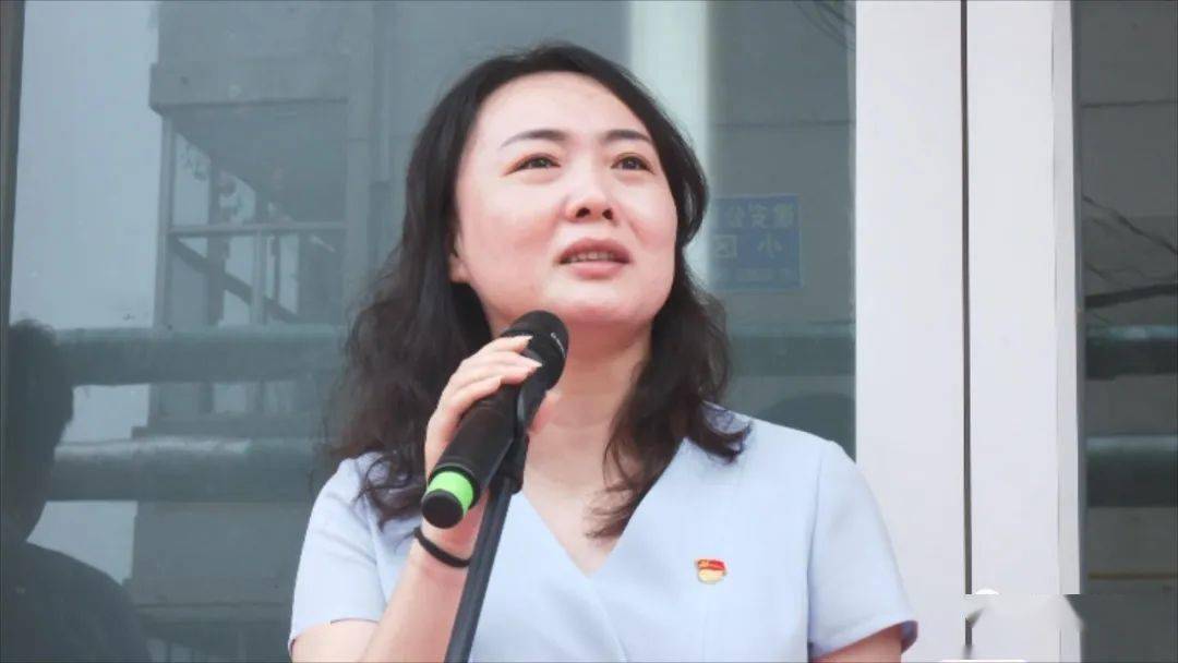 副县长马楠出席揭牌仪式,县民政局相关负责人参加揭牌仪式.