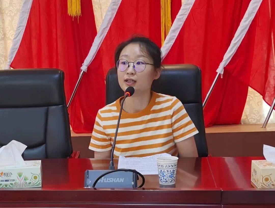 益阳市教育局办公室工作人员聂蕾益阳市第一中学教师教龄25年彭利赫山