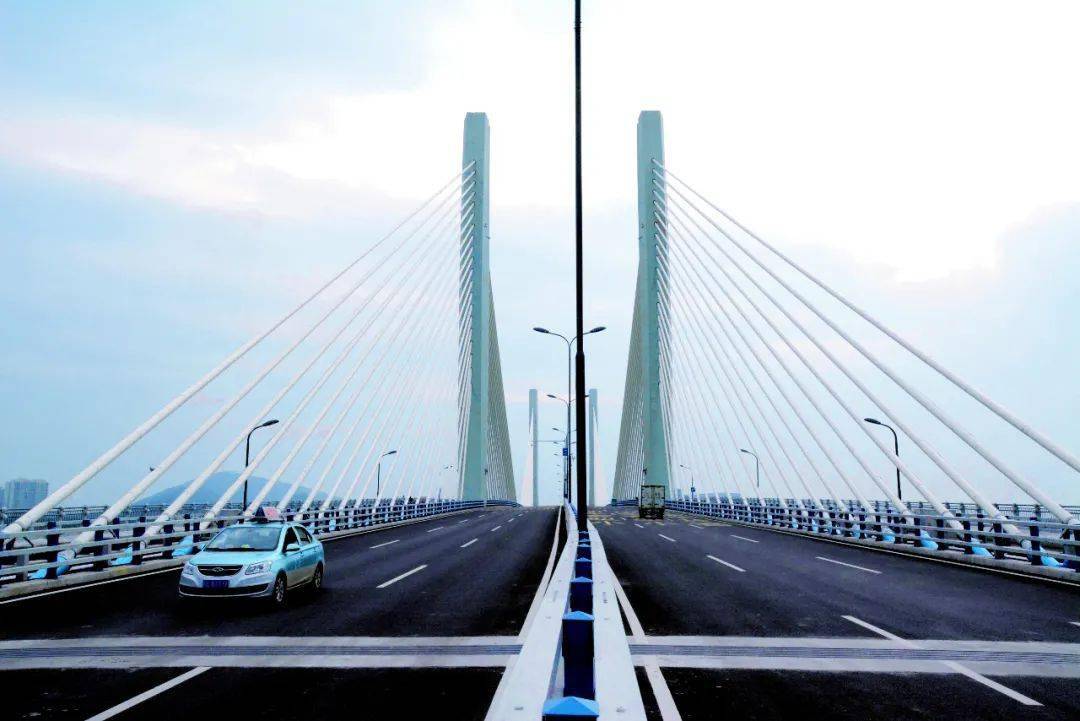 出发巢湖市亚父路裕溪河特大桥正式通车啦