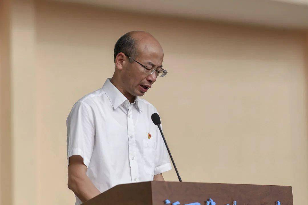 新学期新征程临川二中举行2020年秋季新学期首次升旗仪式