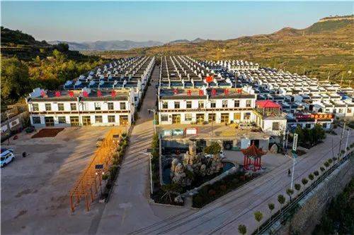 临沂市沂水县夏蔚镇连崮峪村易地扶贫搬迁让群众走上小康快车道