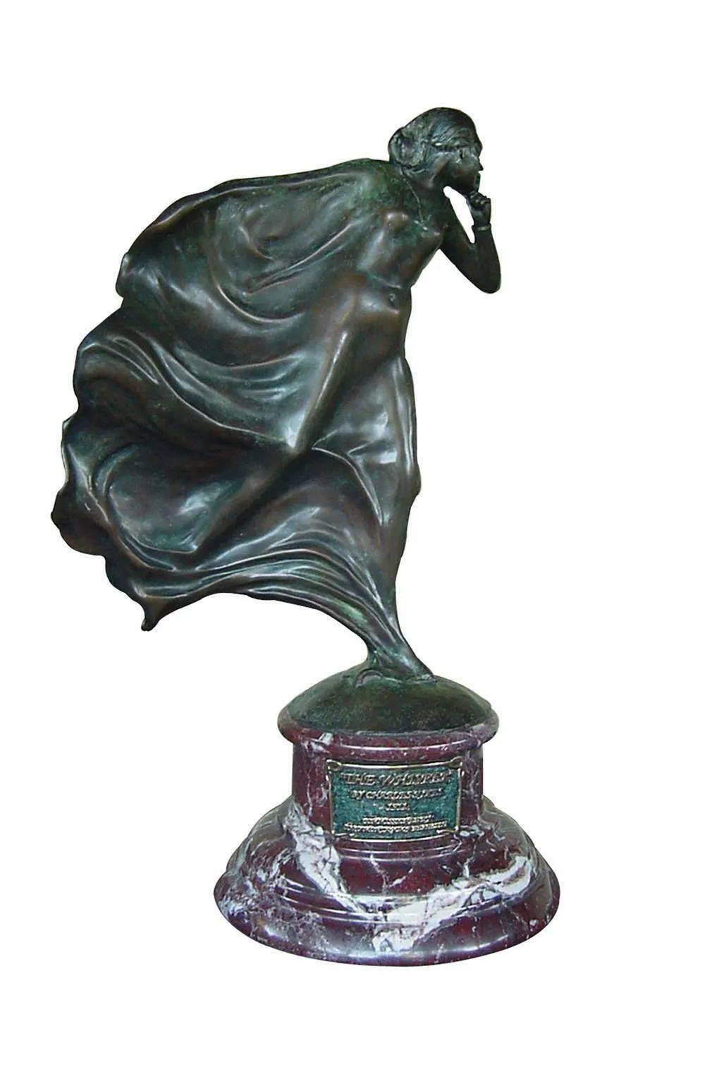 "欢庆女神"被修图,五角设计联盟操刀也"翻车"了?