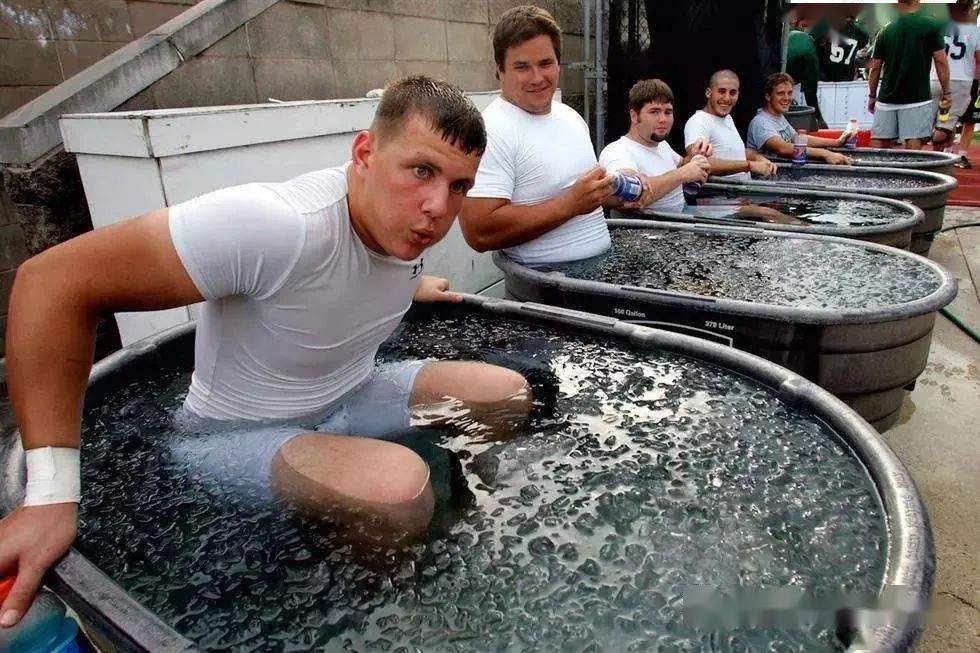 冷水浴妨碍长肌肉热水浴加剧急性伤运动后你到底该怎么洗澡