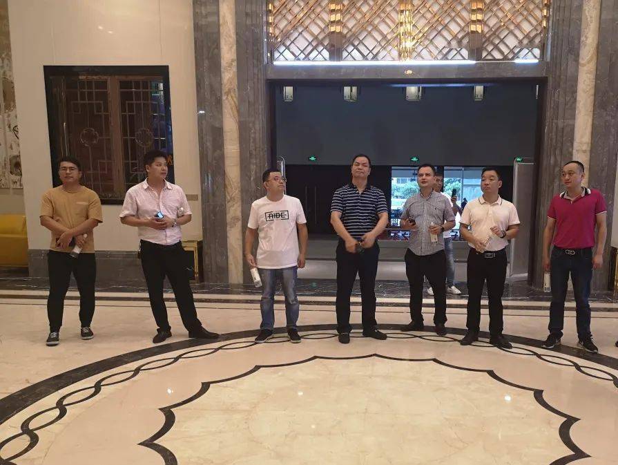 7月29日泉州市人大常委会副秘书长唐良元前来南安考察调研,参观成功馆