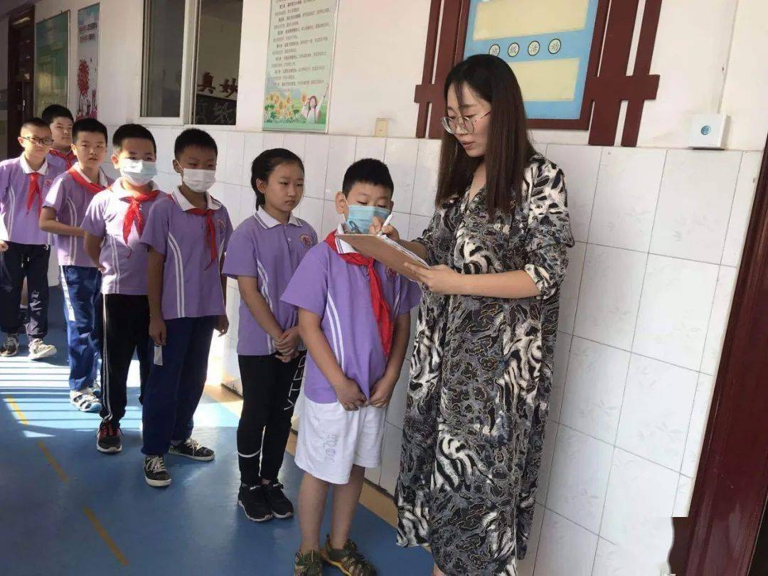扎实防疫演练筑牢安全防线德州市天衢东路小学举行预防传染病及新冠
