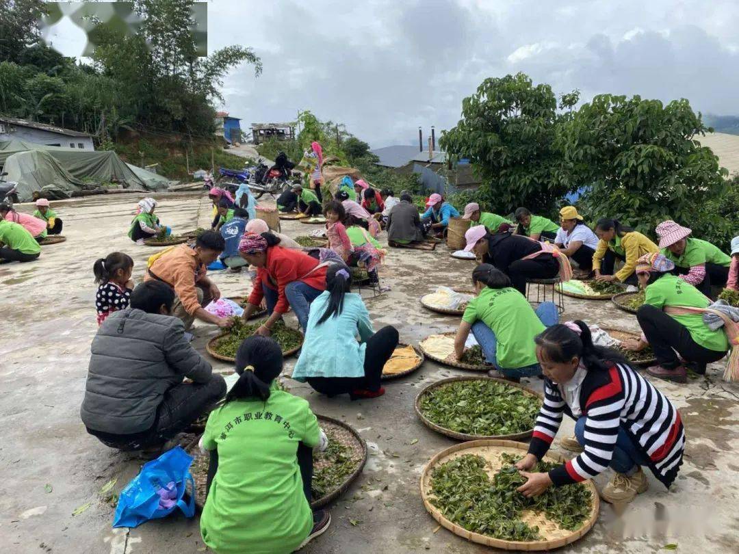 在澜沧县富邦乡党委,政府的积极配合下,普洱市职教中心通过"定向招生"