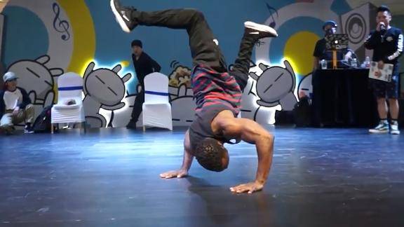 法国力王朱尼尔天生残疾两腿相差6厘米堪称最励志的bboy