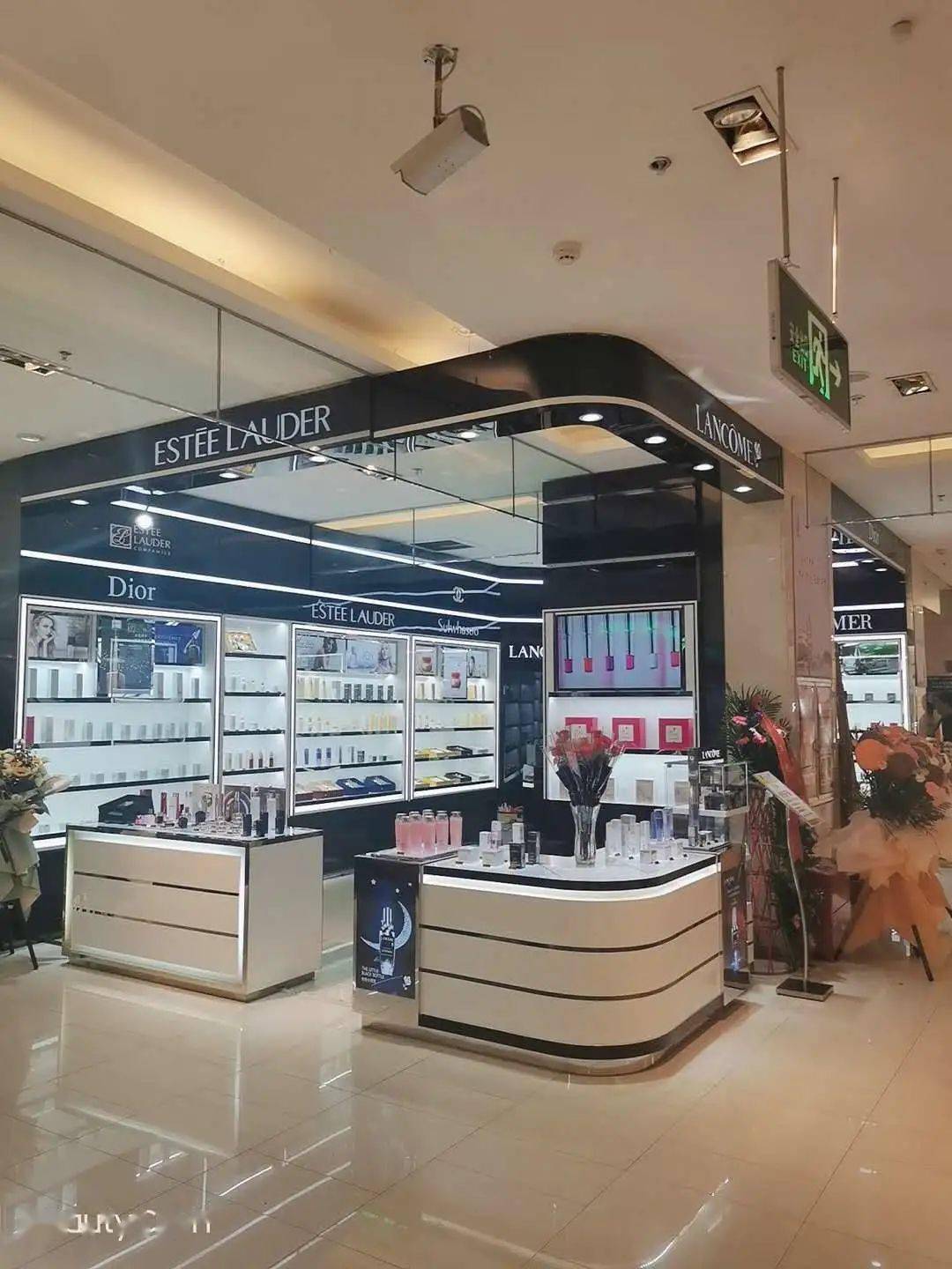 上海彩妆集合店图片
