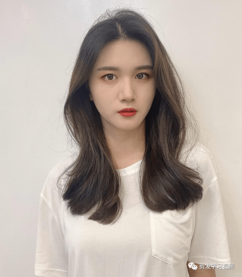 2020最火"齐胸烫发"