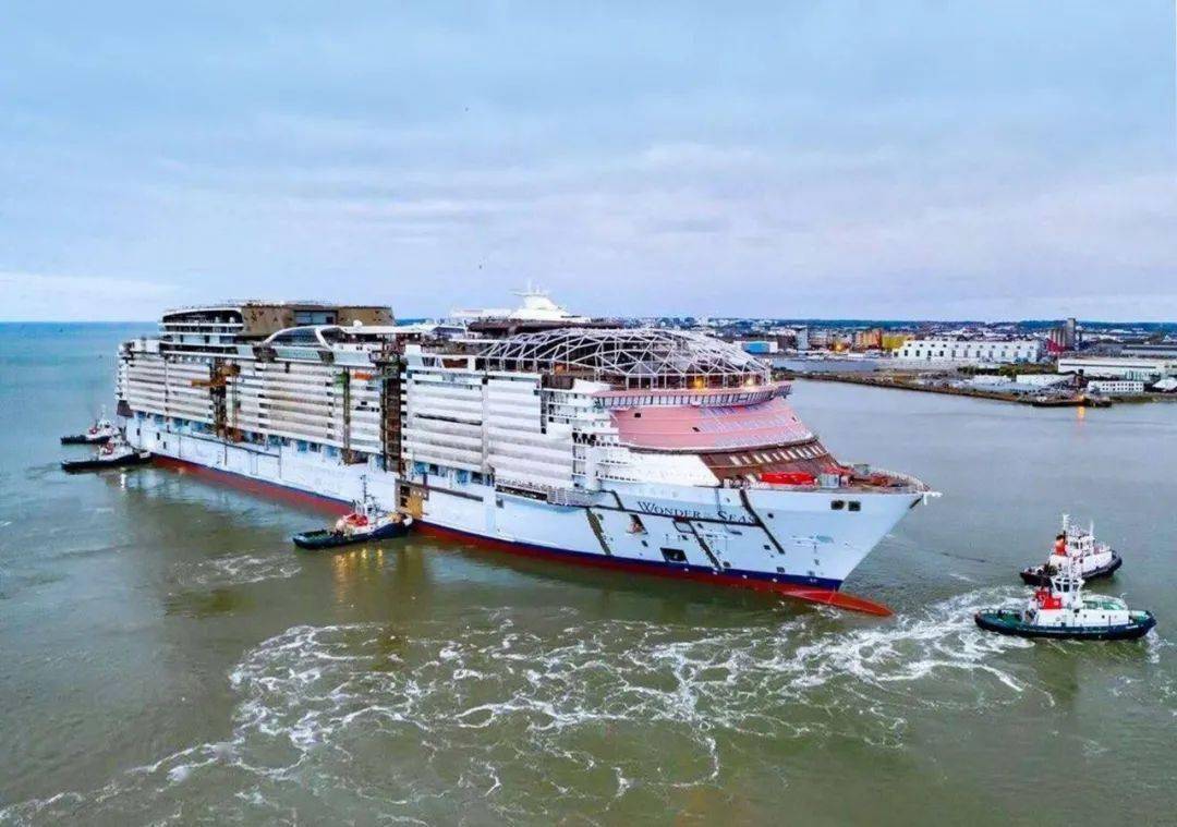 新动态 | 皇家加勒比·海洋奇迹号首次浮出水面,将于2022年在中国首航