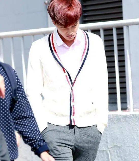 182cm行走的荷尔蒙,暖男外貌性感身材_金钟仁