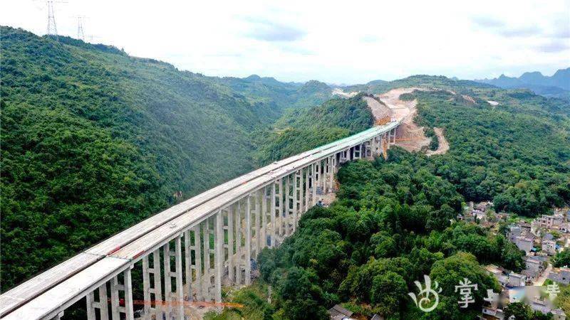 罗八高速通车关键地波罗湾特大桥全幅架通!