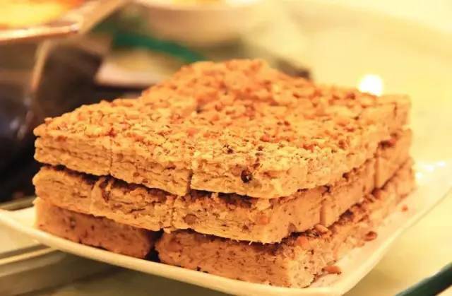 德阳文庙至今还保留着清代道光年间的格局,是西南地区最大的孔庙,素有