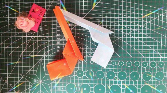 左轮手枪玩具折纸简单好学带着孩子来一次枪战游戏吧