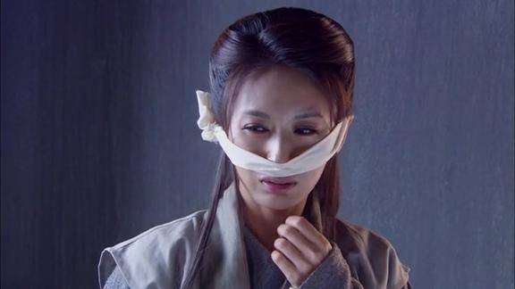 神医传奇半夏意外一脚把狗宝踹进茅坑这下出事了