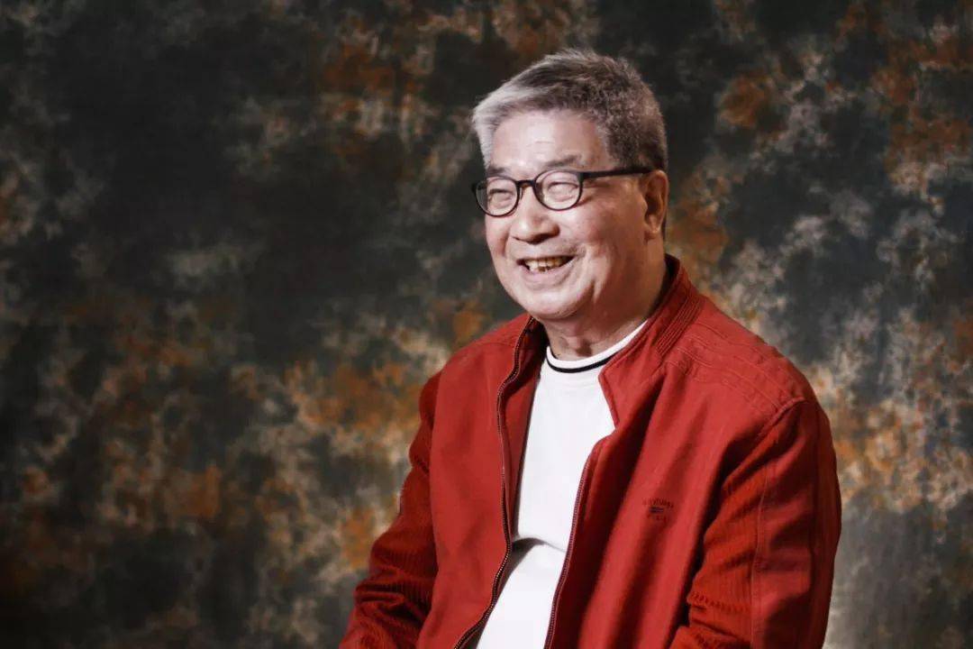 这支老年摄制队的创始人,是家产千万的老翁吴国雄,78岁了,"人生最后的