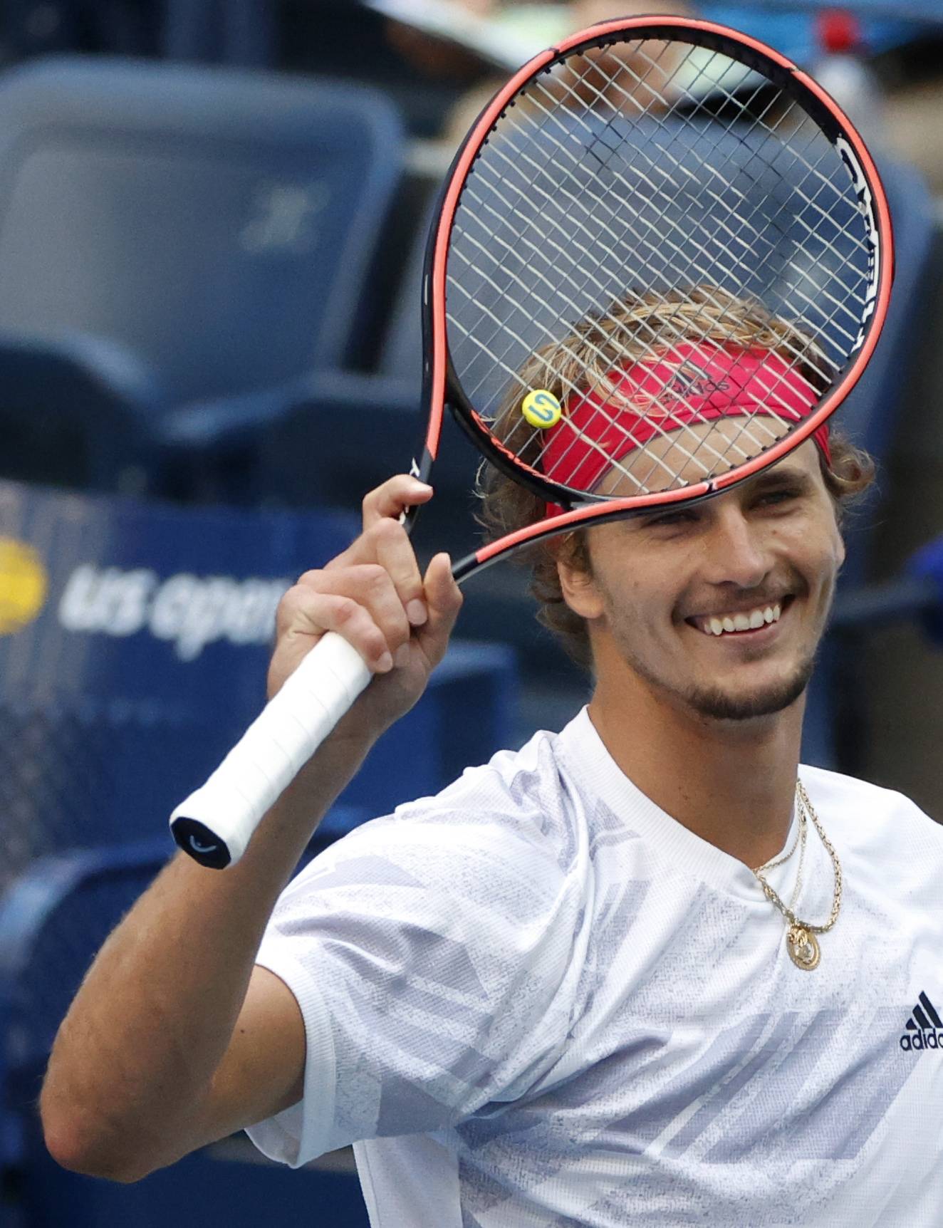 网球美网亚兹维列夫晋级半决赛