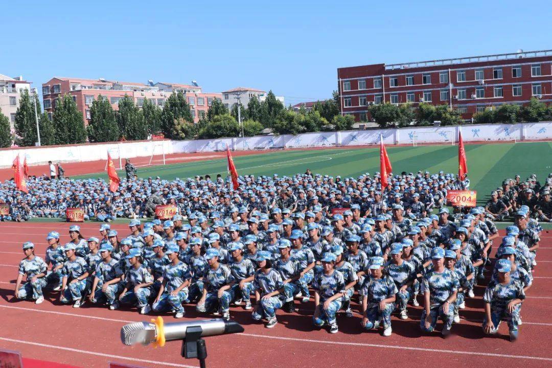 鄢陵二高隆重举行2020级新生军训检阅仪式