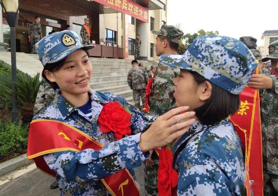 亮点藤县今年入伍新兵中有2名女兵