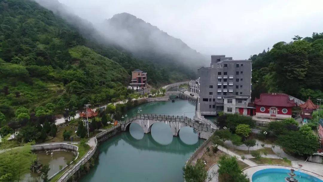 康养运动活力游慢游古村吸氧清肺滩涂赶海尝美味去过的人都想二刷