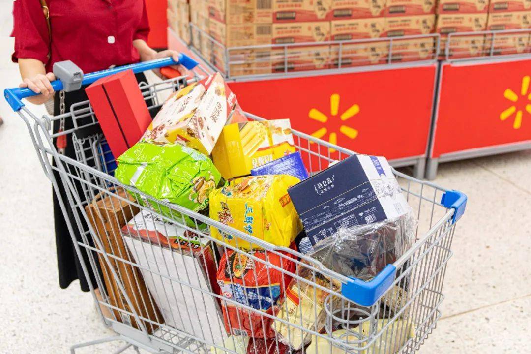 不知不觉挑到了一车满意的礼物,可谓"收获满满"!