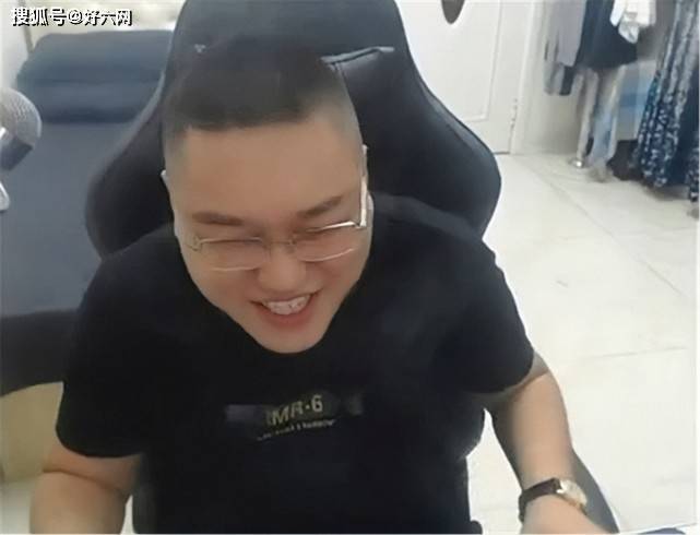 dnf:黑旭准备100把红10武器,增幅方式比旭旭宝宝还刚,99把全碎