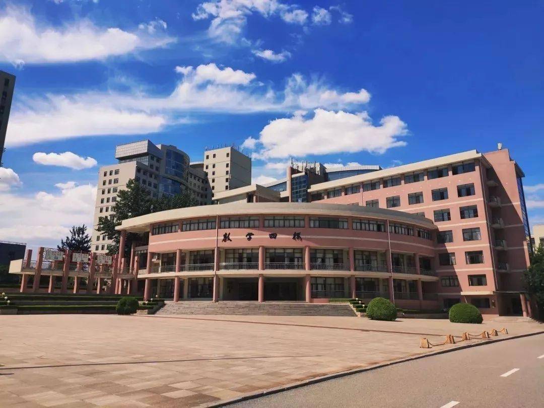 新生指南 | 请查收你的山商地图_东校区