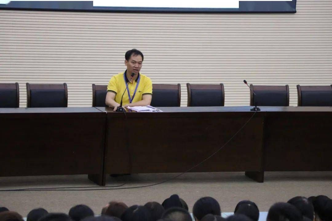 兴宁市齐昌中学召开初中部家长委员会成立大会