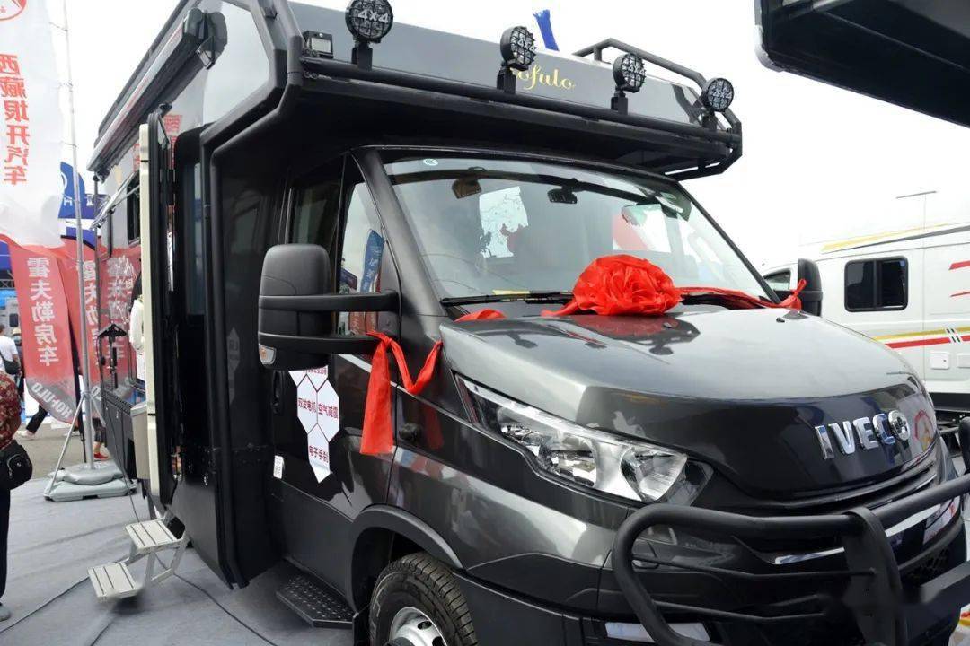 北京房车展今日开幕多款进口依维柯底盘房车亮相