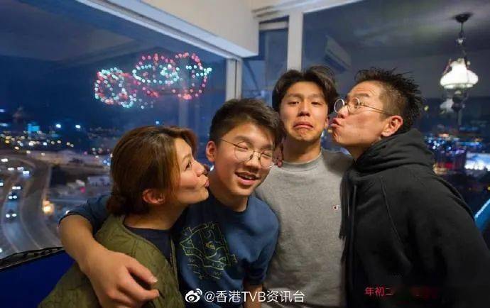 林晓峰与前女友潘菁华拍拖12年!对方毁容两年后与康子妮奉子成婚