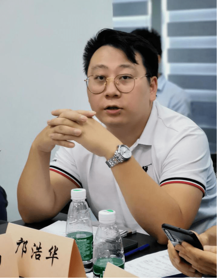 东莞市二手车行业协会秘书长 邝浩华重庆市汽车商业协会秘书长 陈学勤