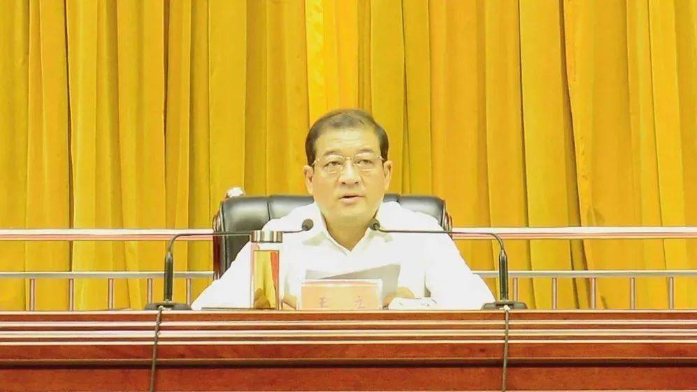 市委副书记熊明新主持会议.市委常委,宣传部部长朱其敏通报有关情况.