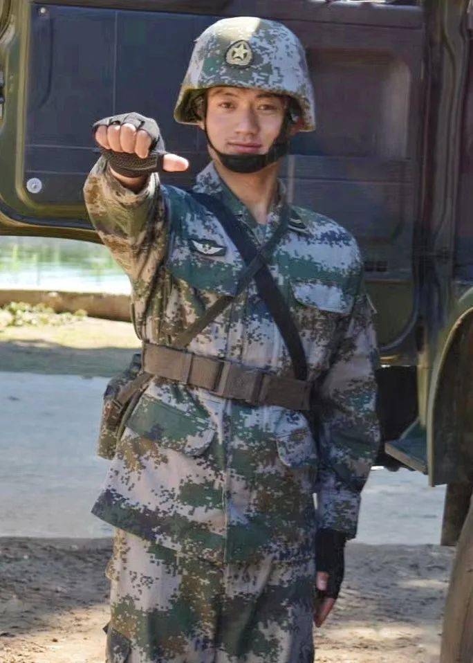 青春六连 | 牛牛向前冲!_部队