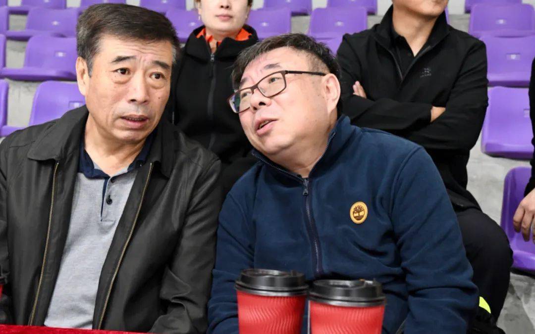 国家体育总局苟仲文局长一行观摩国家女冰训练赛