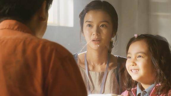 七号房的礼物艺胜利用家访把老师带到监狱顺利与爸爸相见