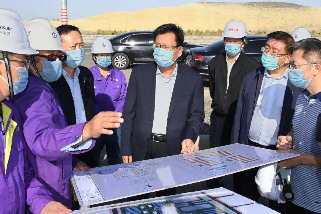 赵文泉一行先后来到天盾城项目部,家具建材城,克拉玛依区农民工保障