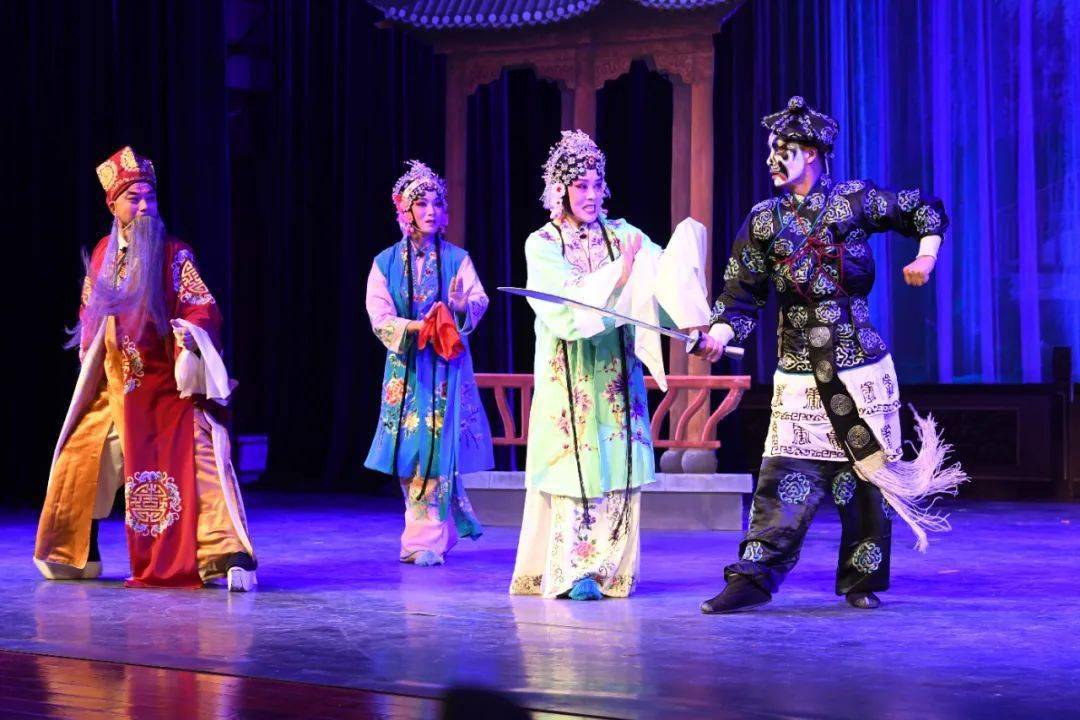 线上线下同步上演!亳州二夹弦《大铁山》受欢迎