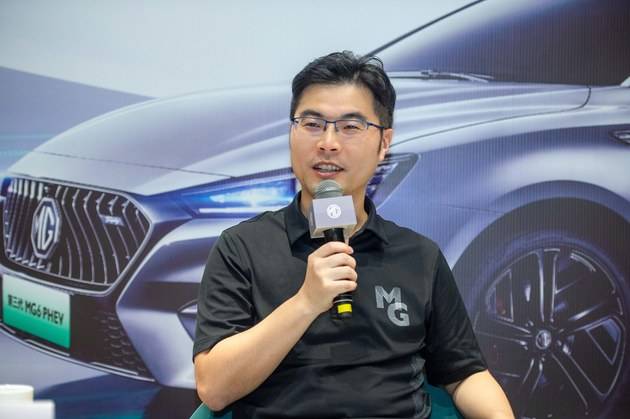 这里也是深圳排名第一的网红咖啡馆,最近"潮人开潮车"的吴亦凡在这里