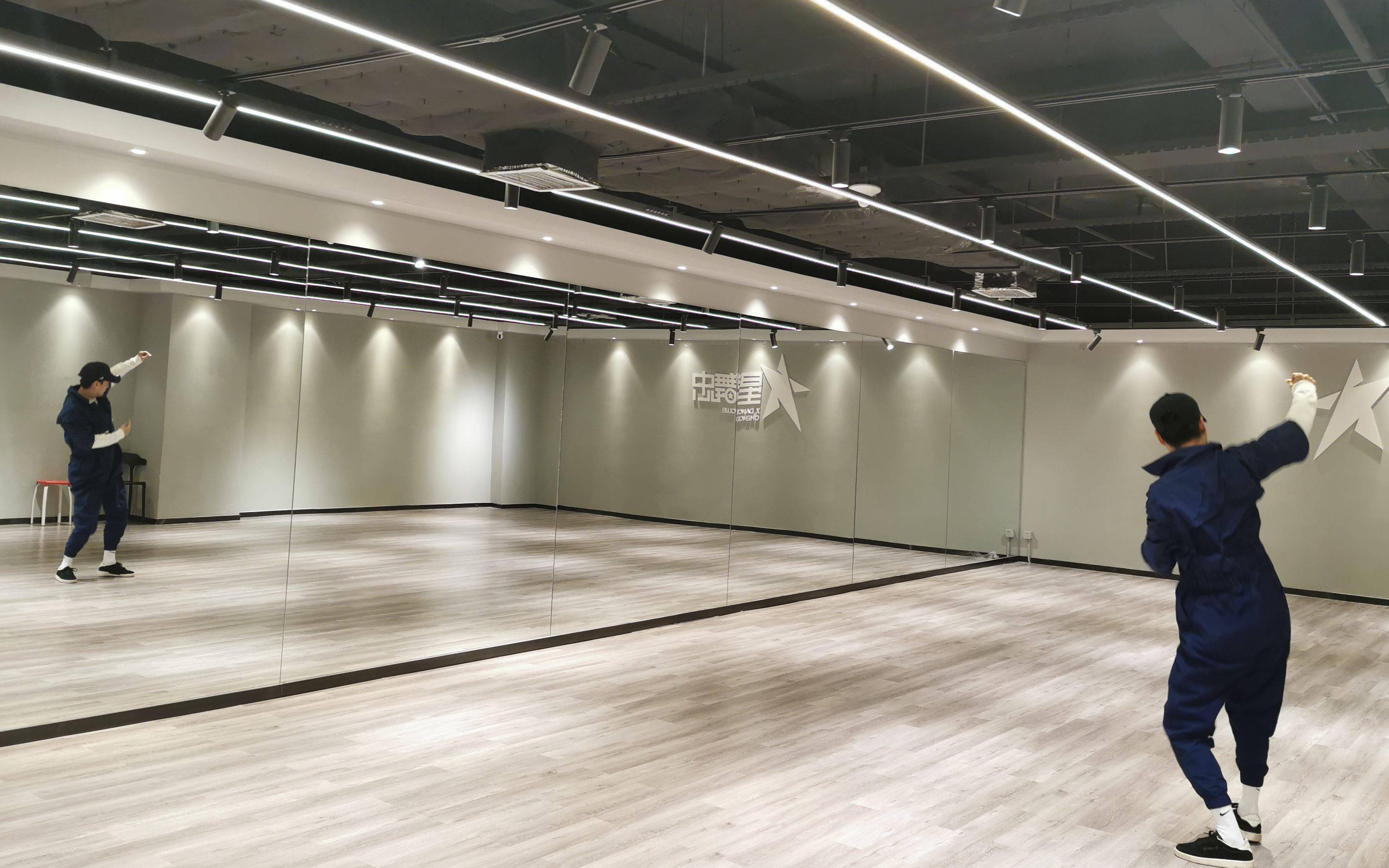 世界街舞locking之王肖杰没人讨厌岂不是很没意思丨专访