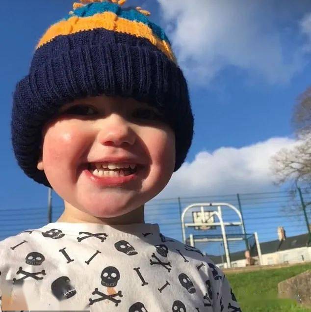 "英国最皮熊孩子"破坏力堪比龙卷风,妈妈却觉得太可爱太有趣?