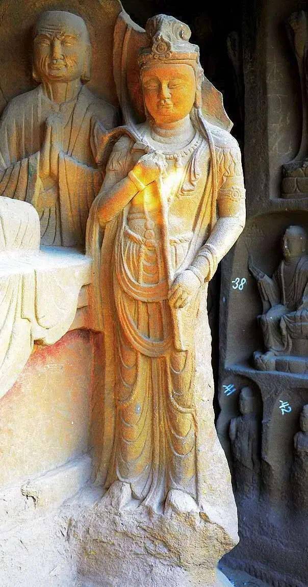 千佛崖石刻佛像—东方美神▲大云洞