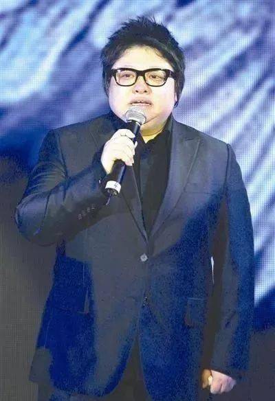 结果,这个名叫潘子灏的孩子得救,而他的双亲却永远离开人世……这个