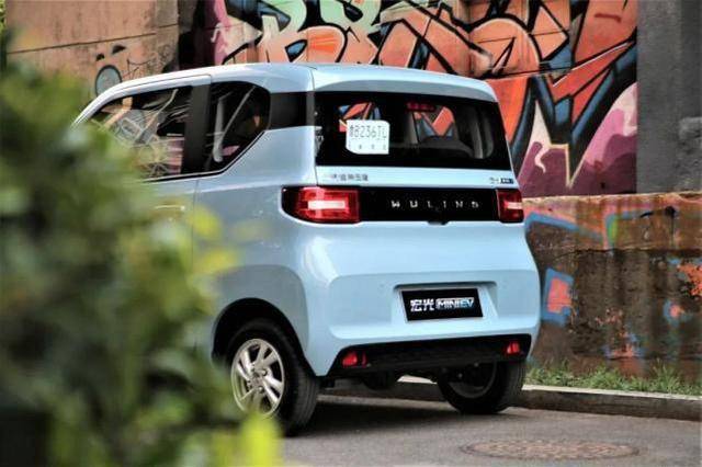 宏光miniev坐4人卖288万7天卖出7000多台