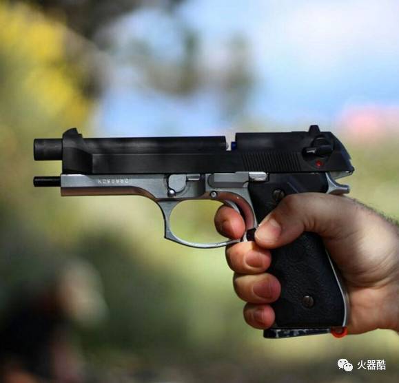 经典武器伯莱塔92系列手枪图集