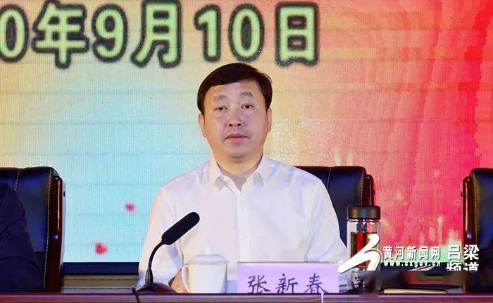 张新春就贯彻会议精神作出要求,一是坚定理想信念,聚力落实立德树人