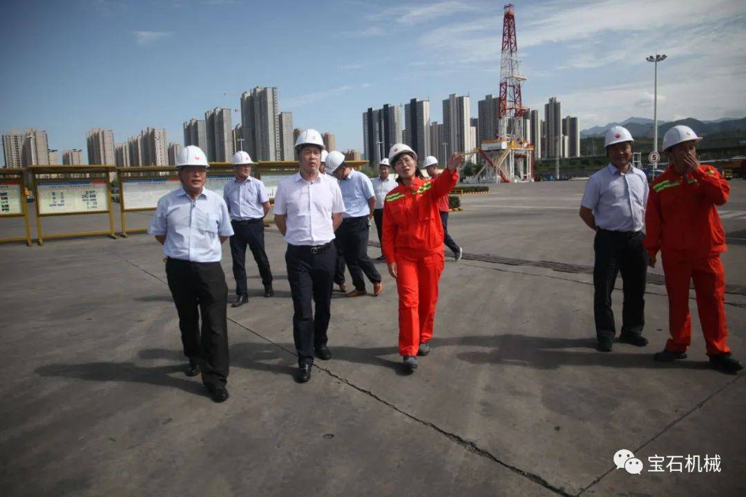 9月15日,江苏省海门港新区党工委书记黄卫国,管委会副主任包佳超一行4