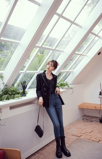 牛仔裤也可以穿得那么甜不愧是一闪一闪徐艺洋