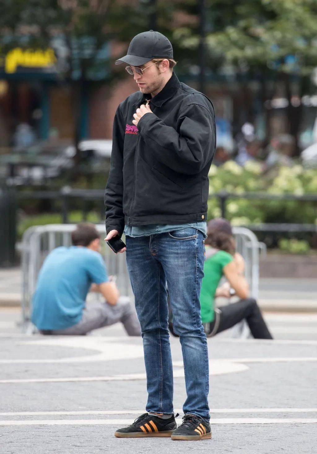 罗伯特帕丁森的颜值比信条好懂得多