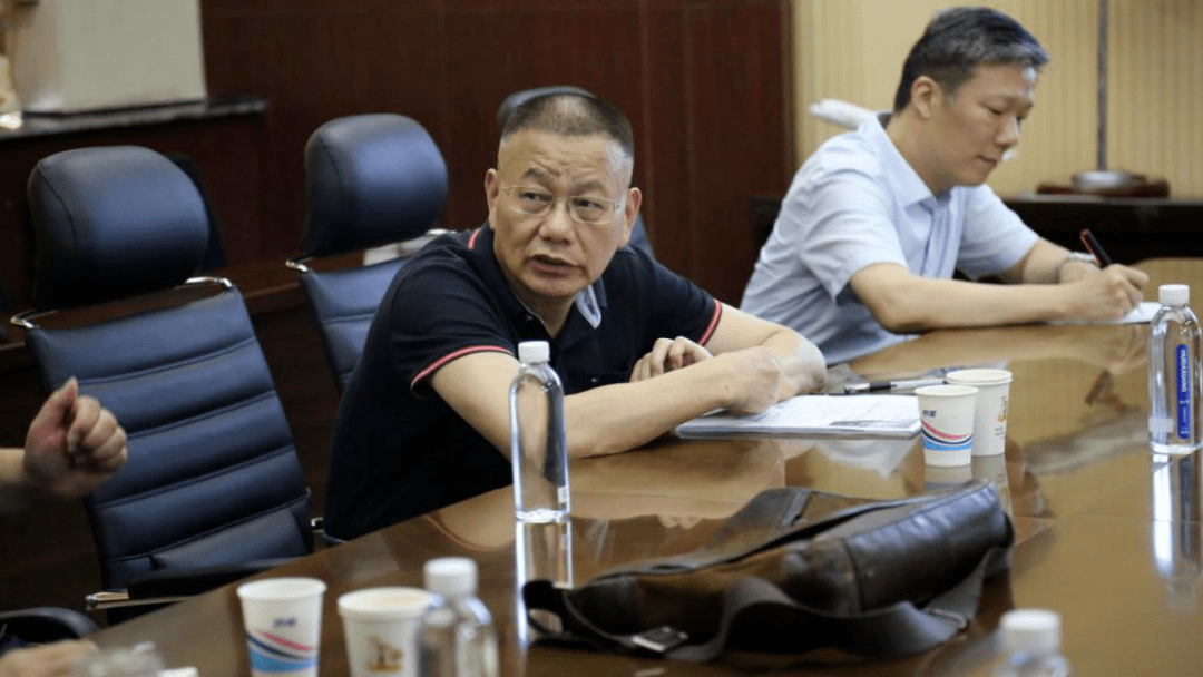 公管学术公共管理学院邀请徐晓林教授作题为重大突发公共卫生事件中的