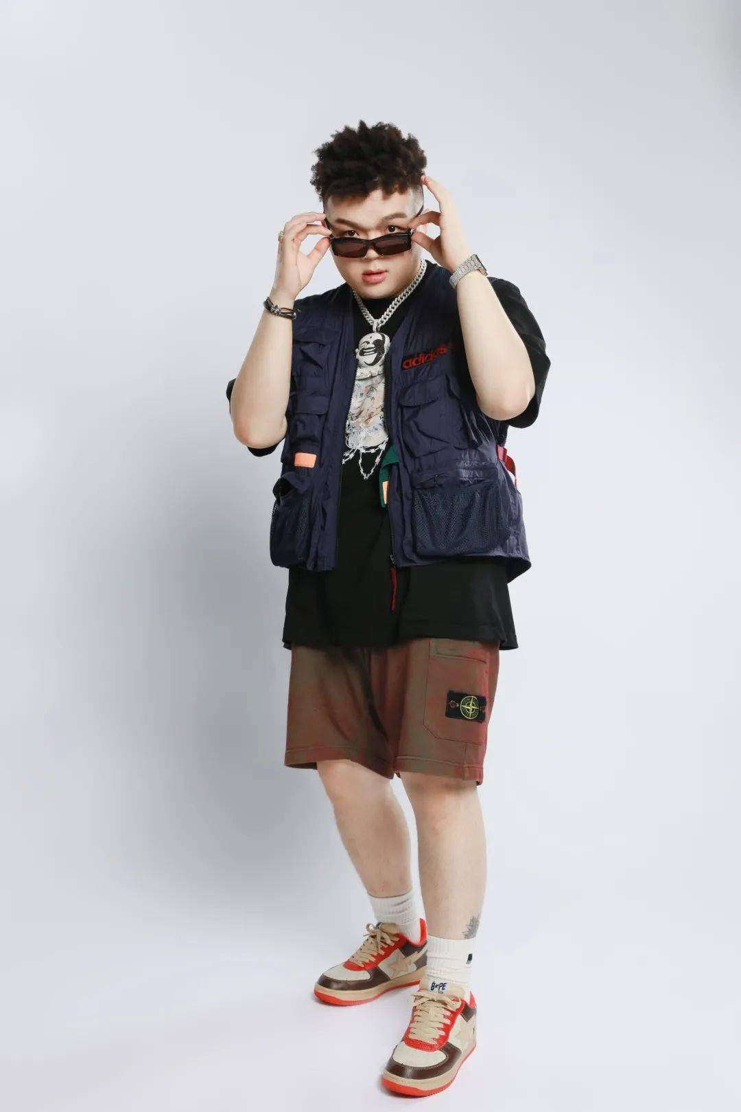 s:当下,无论是海外还是国内,很多 rapper 都会用做服装品牌的方式来与